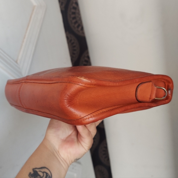 Vintage Coach Rust Zippered Clutch🧡🧡 HTF - Picture 10 of 16